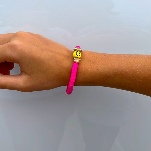 This is the mommy and daughter bracelet👩👧 - Picture 3 of 4